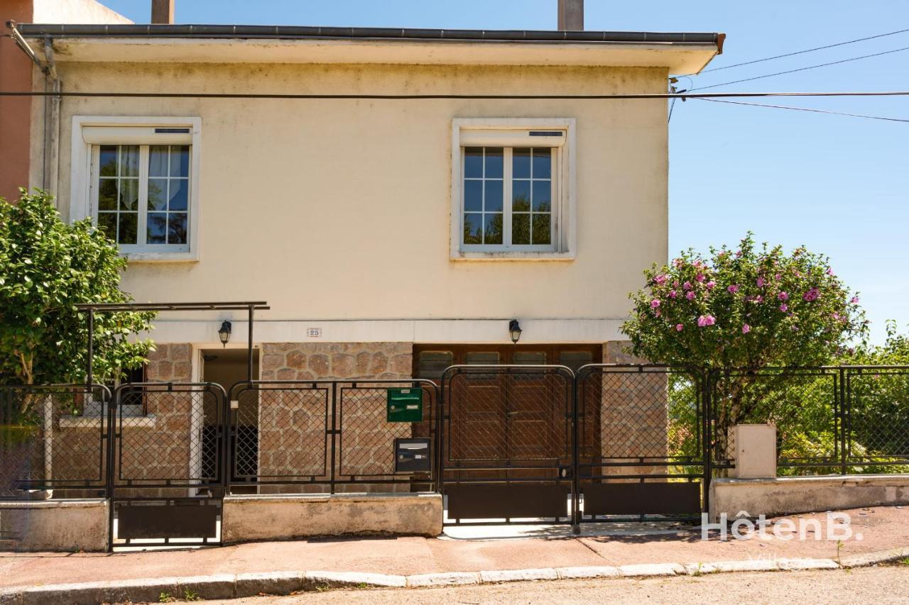 Large House Close To City Center Limoges Bagian luar foto